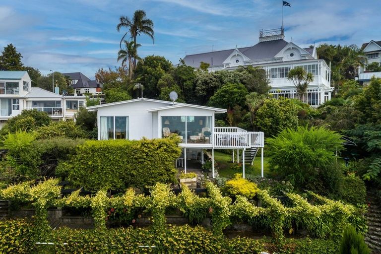 Photo of property in 1b Onslow Road, Bluff Hill, Napier, 4110