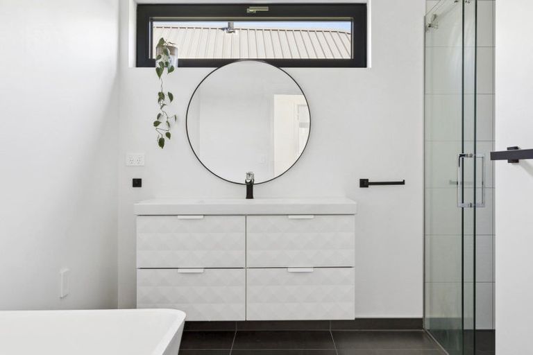 Photo of property in 7 Sapphire Spring Rise, Wanaka, 9305