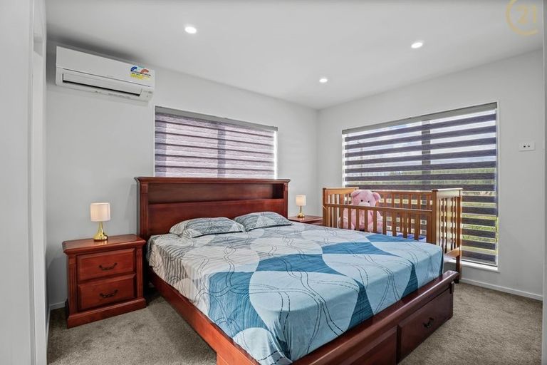 Photo of property in 22a Survila Street, Takanini, 2110