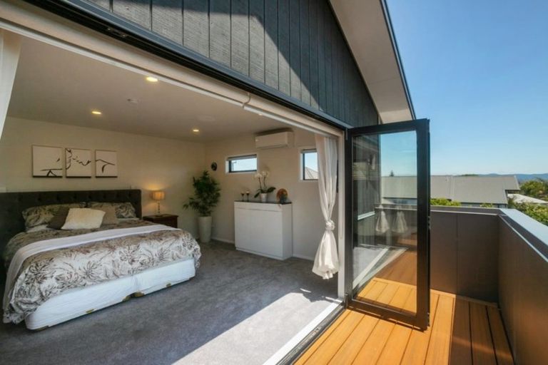 Photo of property in 23 Humariri Street, Point Chevalier, Auckland, 1022