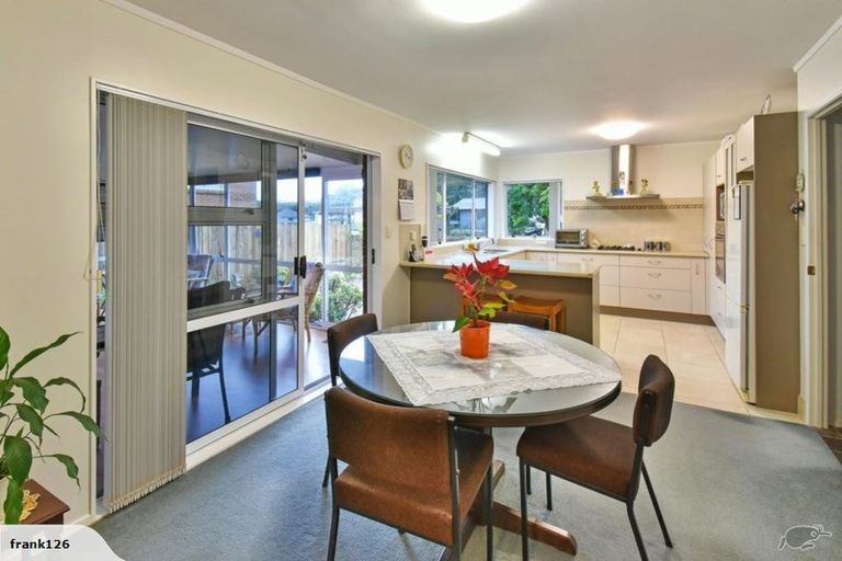 Photo of property in 2 Tuakura Way, The Gardens, Auckland, 2105