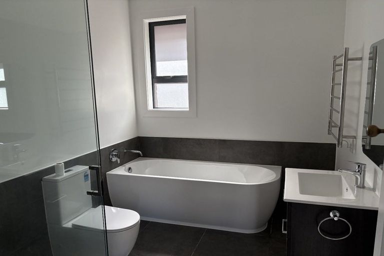 Photo of property in 98 Moana Crescent, Musselburgh, Dunedin, 9013