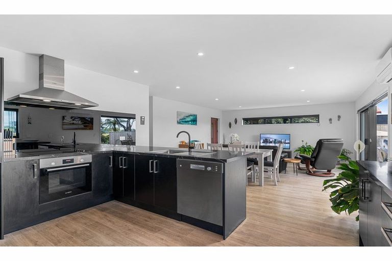 Photo of property in 10 Spinnaker Lane, Mangawhai, 0505