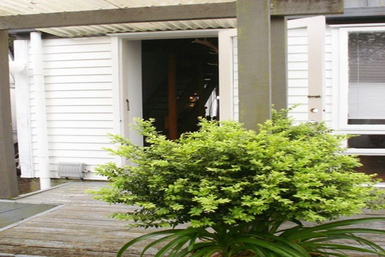 Photo of property in 26a Ranelagh Street, Karori, Wellington, 6012