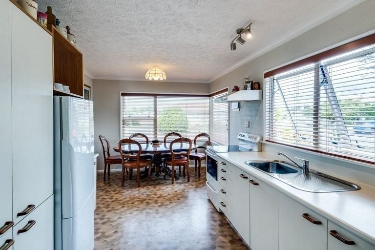 Photo of property in 1404 Warwick Place, Mayfair, Hastings, 4122