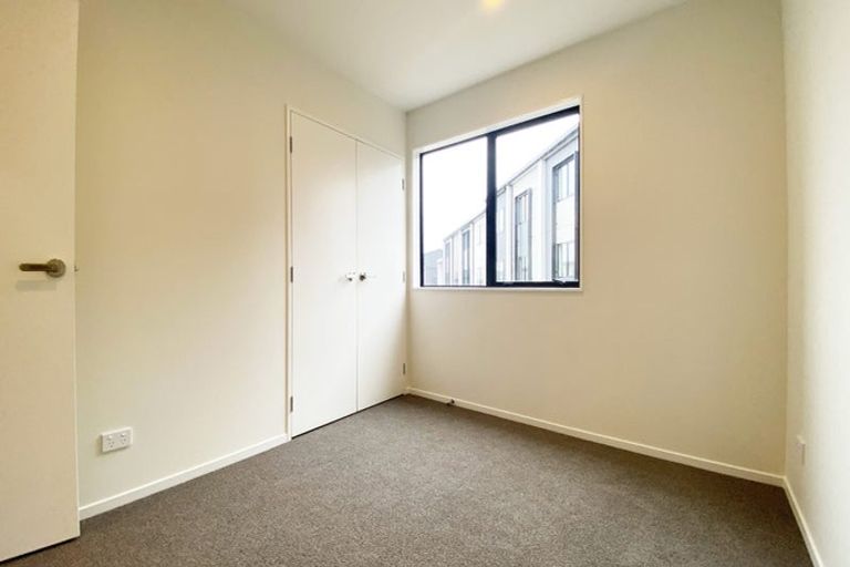 Photo of property in 3/327 Glengarry Road, Glen Eden, Auckland, 0602