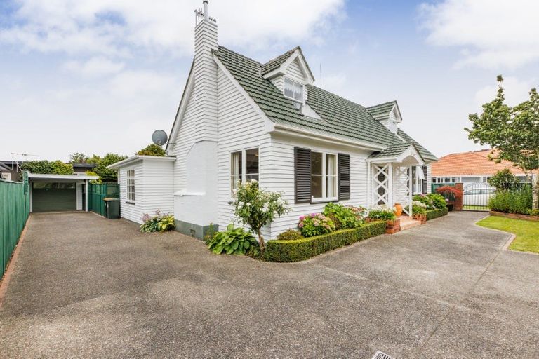 Photo of property in 5 Hardie Street, Hokowhitu, Palmerston North, 4410