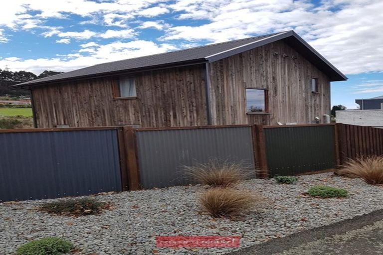 Photo of property in 382 South Road, Omata, New Plymouth, 4374