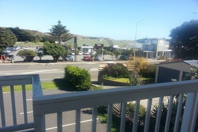 Photo of property in 116 Mana Esplanade, Paremata, Porirua, 5026