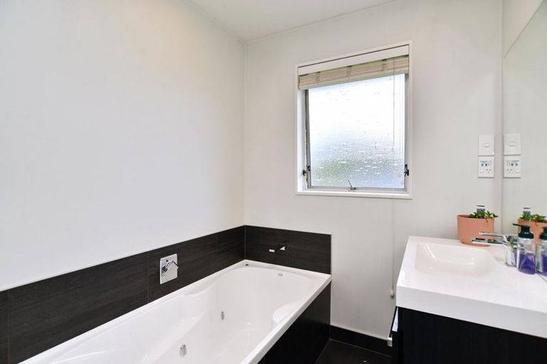 Photo of property in 30b Thompsons Road, Belfast, Christchurch, 8051