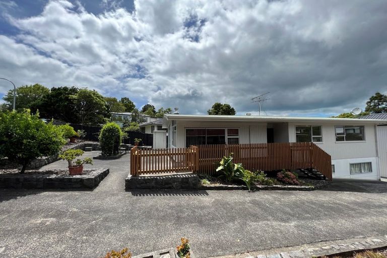 Photo of property in 3 Kerria Place, Sunnynook, Auckland, 0620