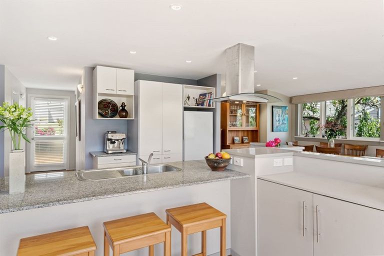 Photo of property in 91 Island Bay Road, Beach Haven, Auckland, 0626