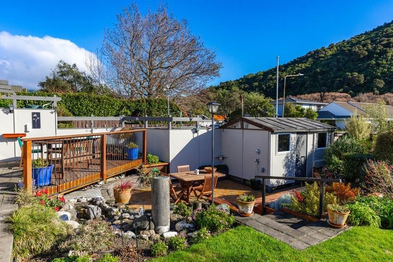 Photo of property in 16 Huia Street, Waikawa, Picton, 7220