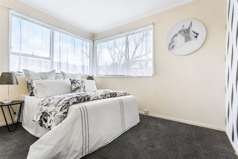 Photo of property in 37 Triangle Road, Massey, Auckland, 0614