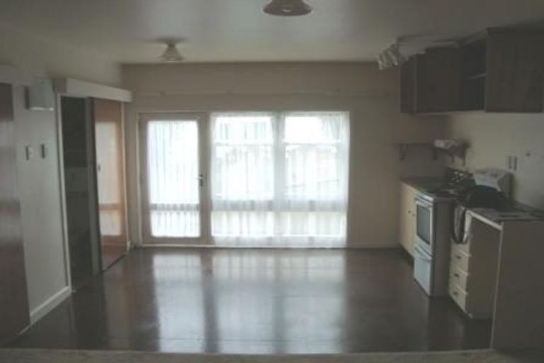 Photo of property in 2 Manitoba Place, Kingston, Wellington, 6021