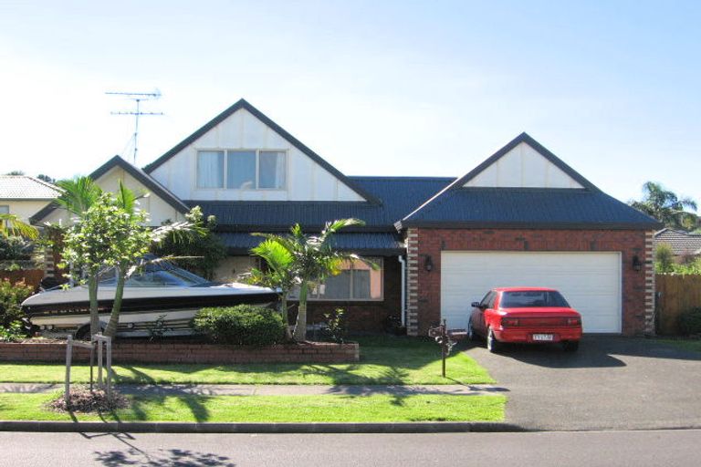Photo of property in 11 Fremantle Place, Pakuranga Heights, Auckland, 2010