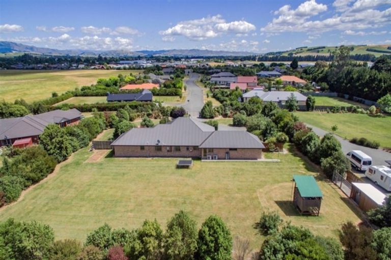 Photo of property in 22 Teviotview Place, Amberley, 7410