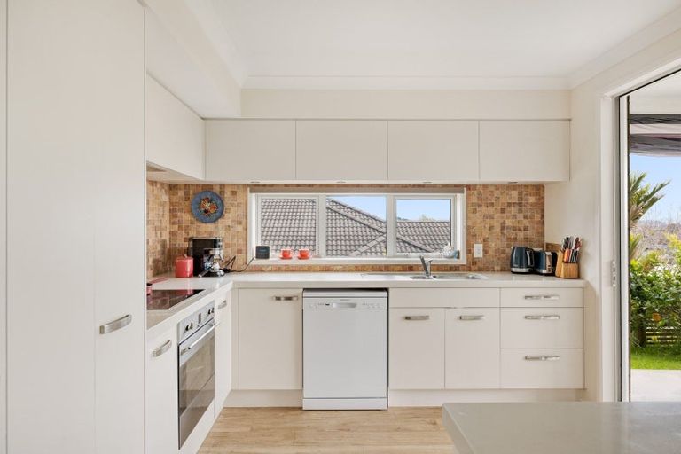 Photo of property in 105 Rowesdale Drive, Ohauiti, Tauranga, 3112