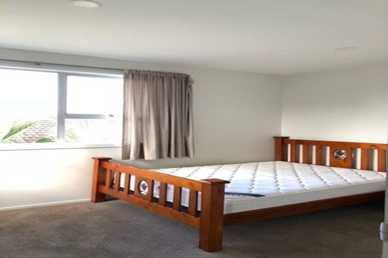 Photo of property in 19 Cheval Drive, Totara Vale, Auckland, 0629