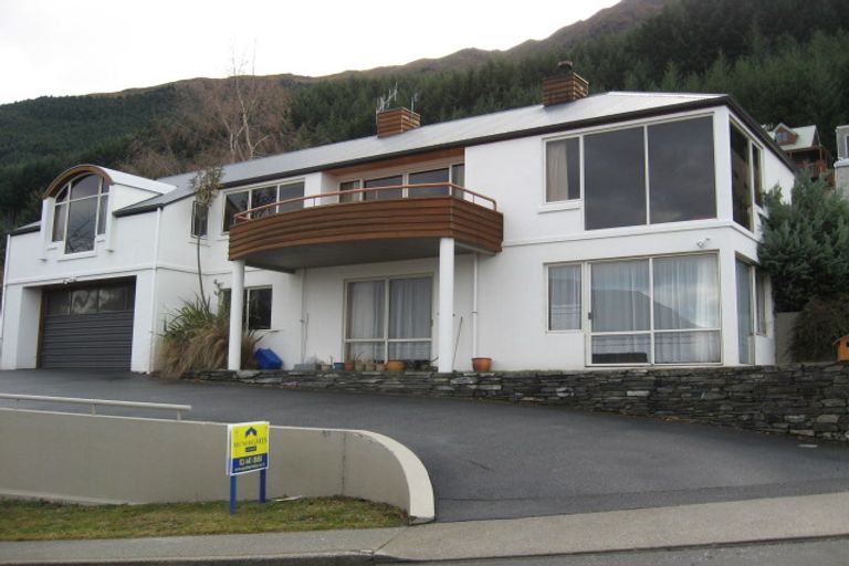 Photo of property in 40 Greenstone Place, Fernhill, Queenstown, 9300