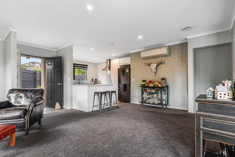 Photo of property in 16 Palm Grove Drive, Western Heights, Hamilton, 3200