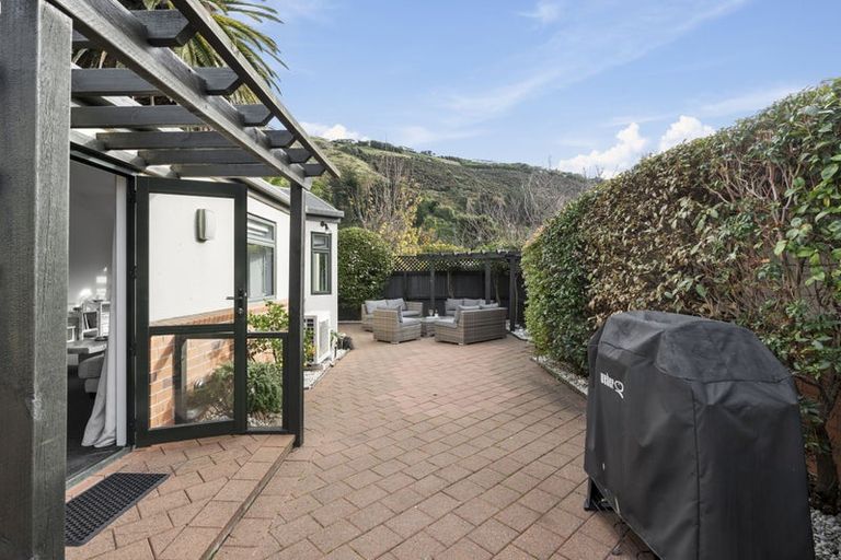 Photo of property in 6a Saint Leonards Square, Sumner, Christchurch, 8081