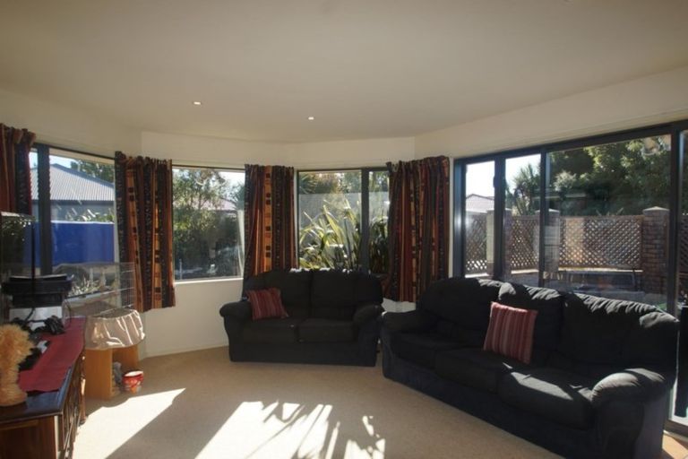 Photo of property in 26 John Morel Place, Parklands, Christchurch, 8083