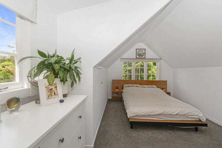 Photo of property in 74 Scenic Drive, Titirangi, Auckland, 0604