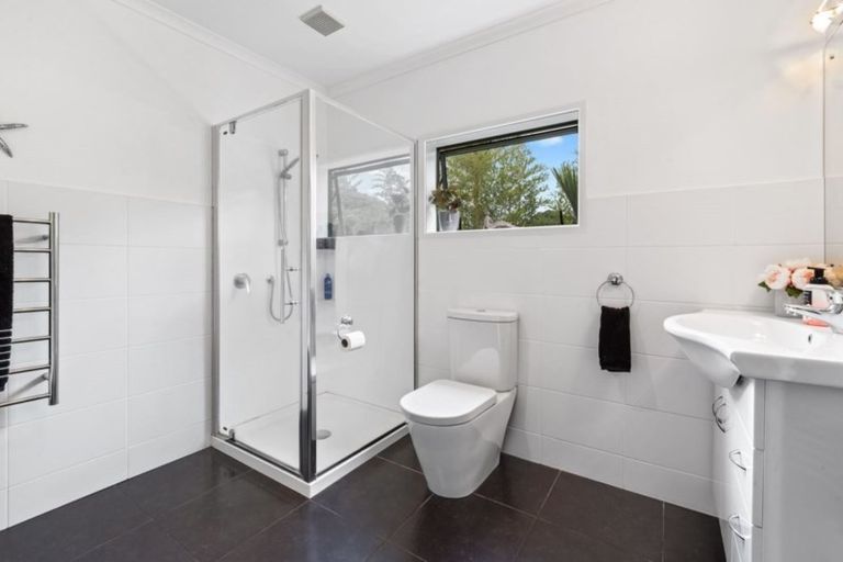 Photo of property in 956 Beach Road, Torbay, Auckland, 0630