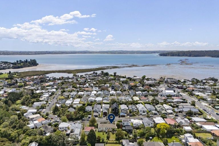Photo of property in 14 Westmere Crescent, Westmere, Auckland, 1022