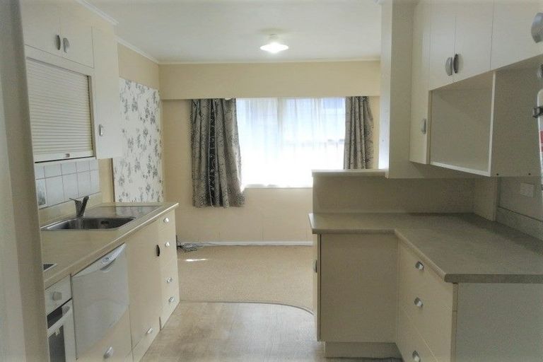 Photo of property in 18 Ramillies Place, Glenfield, Auckland, 0629