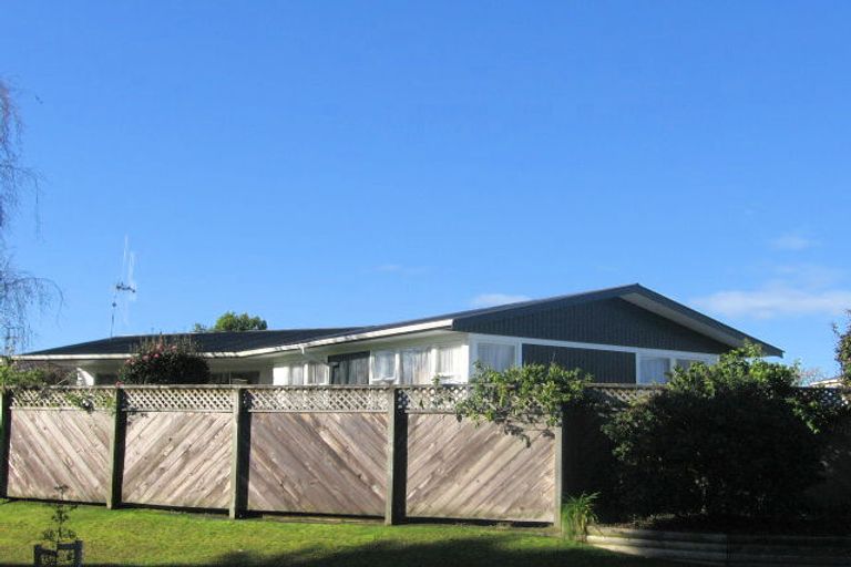 Photo of property in 6 Tanekaha Place, Pukete, Hamilton, 3200