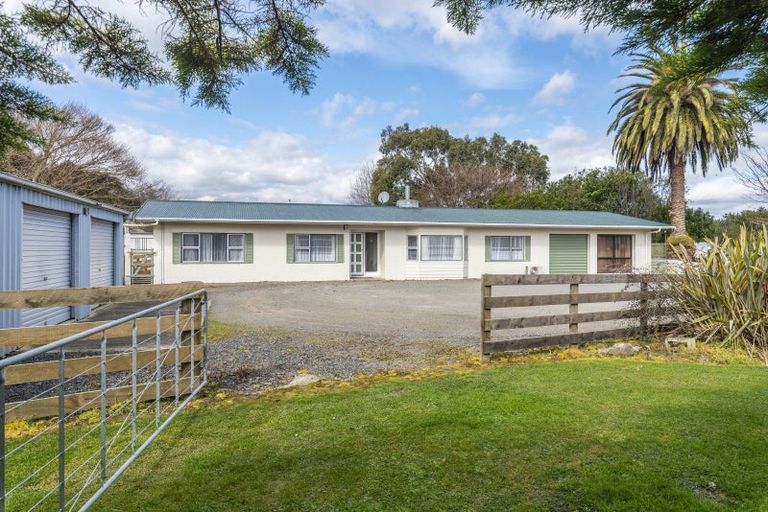 Photo of property in 244 Kawiu Road, Levin, 5510