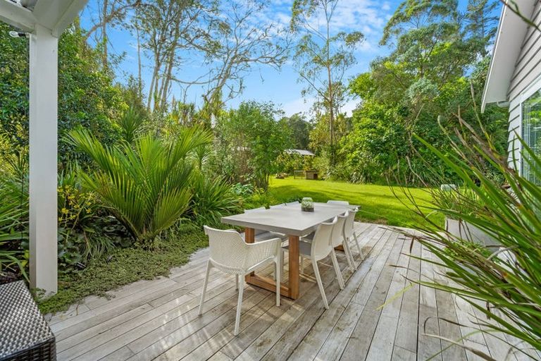 Photo of property in 18b Hobbs Road, Matakatia, Whangaparaoa, 0930