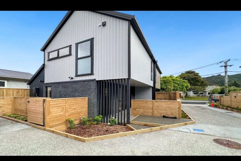 Photo of property in 2/8 Victoria Street, Ebdentown, Upper Hutt, 5018