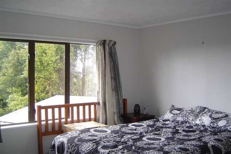 Photo of property in 2 West Glade Crescent, Birkenhead, Auckland, 0626