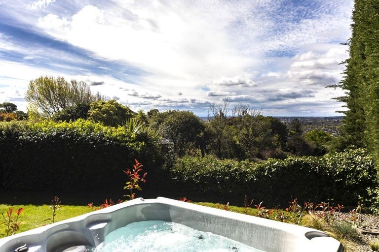 Photo of property in 2 Whareora Terrace, Cashmere, Christchurch, 8022