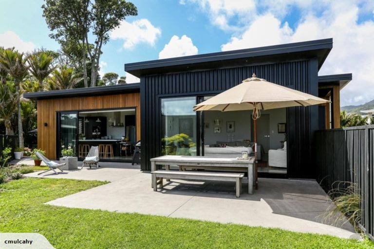 Photo of property in 15 Shearer Drive, Oakura, 4314