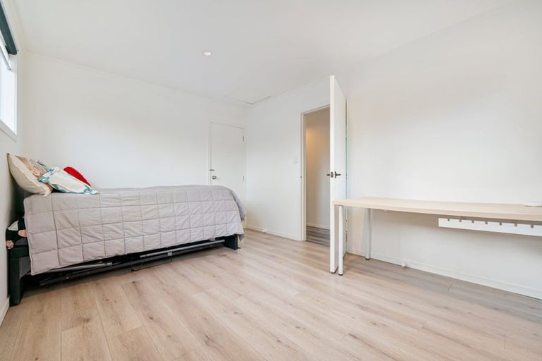 Photo of property in 8 Riverview Road, New Lynn, Auckland, 0600