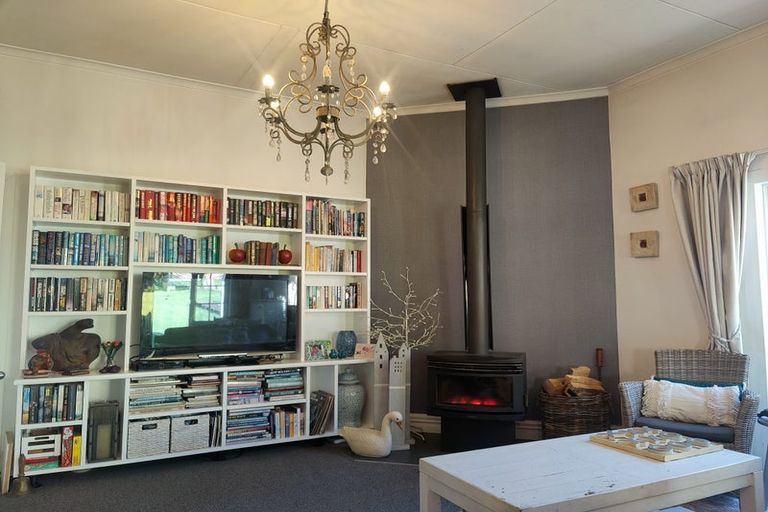 Photo of property in 108 Waikawa Road, Picton, 7220