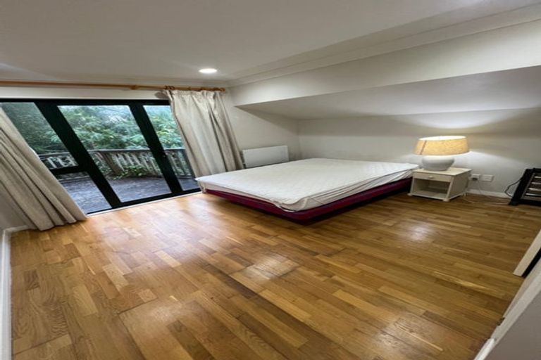 Photo of property in 6 David Beattie Place, Chatswood, Auckland, 0626