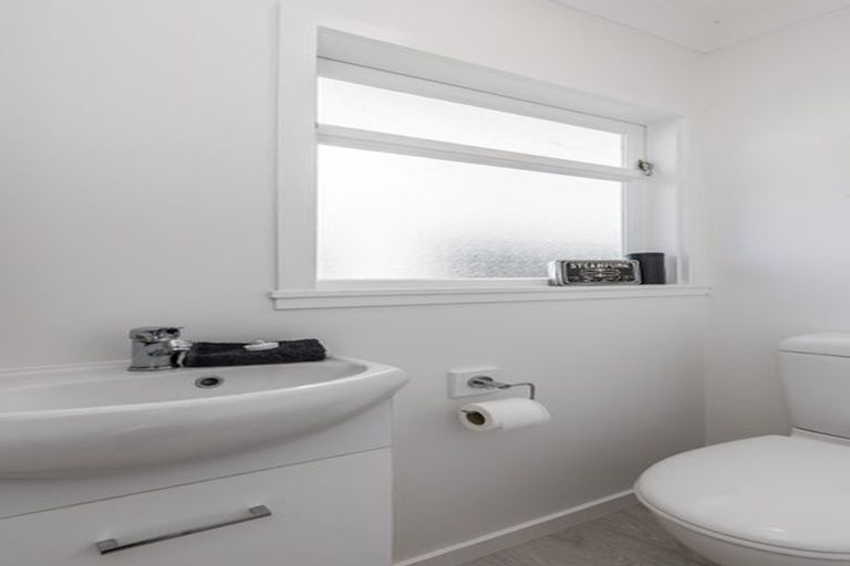 Photo of property in 45 The Drive, Tawa, Wellington, 5028