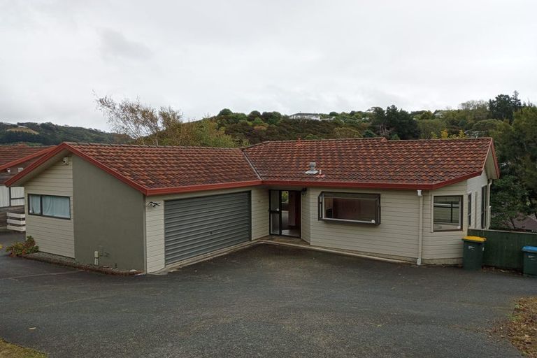 Photo of property in 32b Sailmaker Close, Whitby, Porirua, 5024
