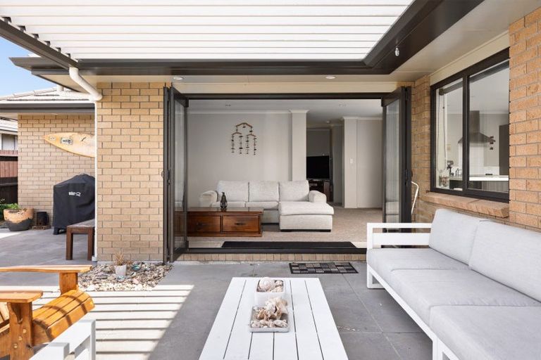 Photo of property in 37 Golden Sands Drive, Papamoa Beach, Papamoa, 3118