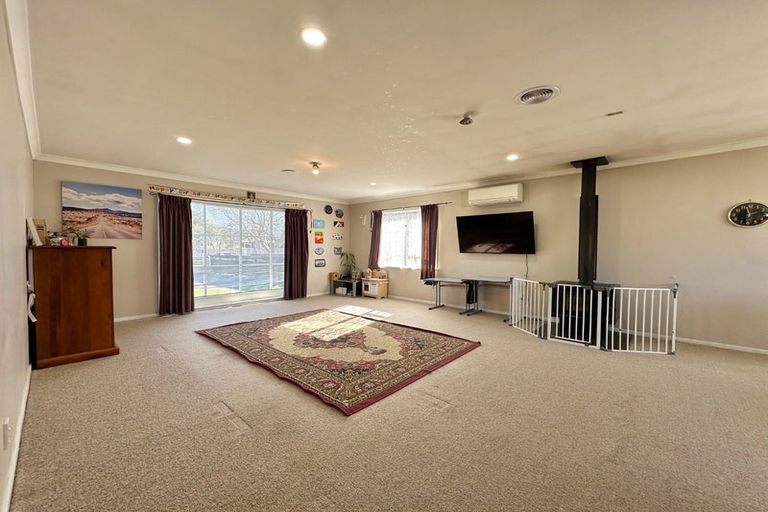 Photo of property in 57 Fraser Crescent, Elderslea, Upper Hutt, 5018