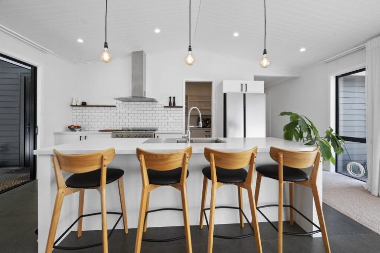 Photo of property in 12 Lancewood Way, Kinloch, Taupo, 3377