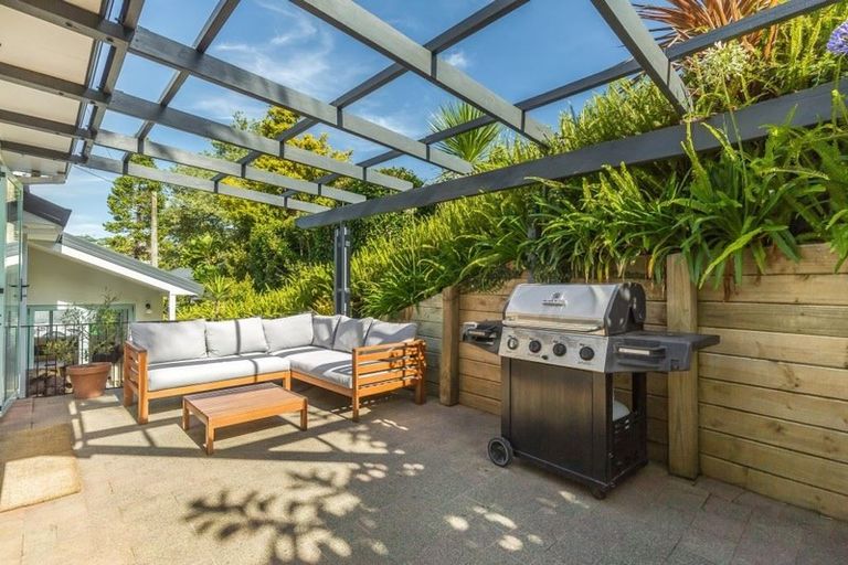 Photo of property in 1/39 Seaton Road, Murrays Bay, Auckland, 0630