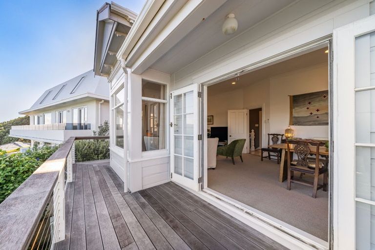 Photo of property in 9 Maida Vale Road, Roseneath, Wellington, 6011