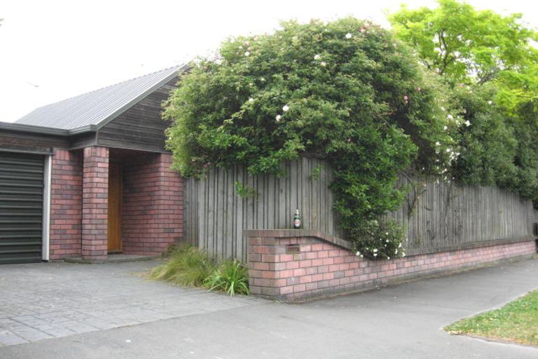 Photo of property in 2/11 Ilam Road, Upper Riccarton, Christchurch, 8041
