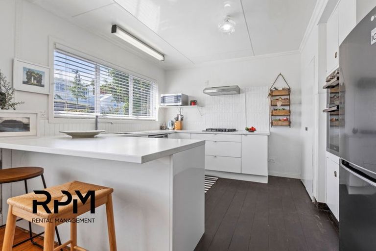 Photo of property in 84 Gover Street, New Plymouth, 4310